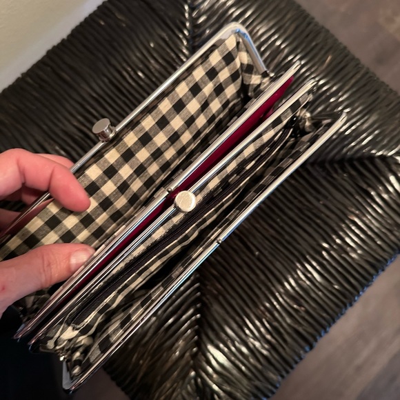 Cute red clutch! - Picture 4 of 4